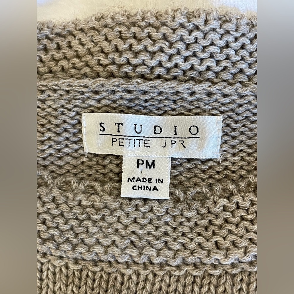 Studio JPR *Like New* Tan Knit Short Sleeve Top, Pearl Detail | Size PM - Picture 2 of 13